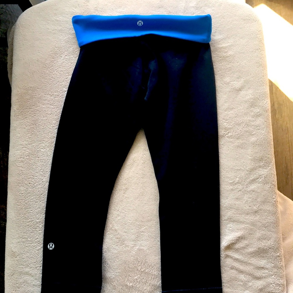 Lulu reverse-able Capri leggings
